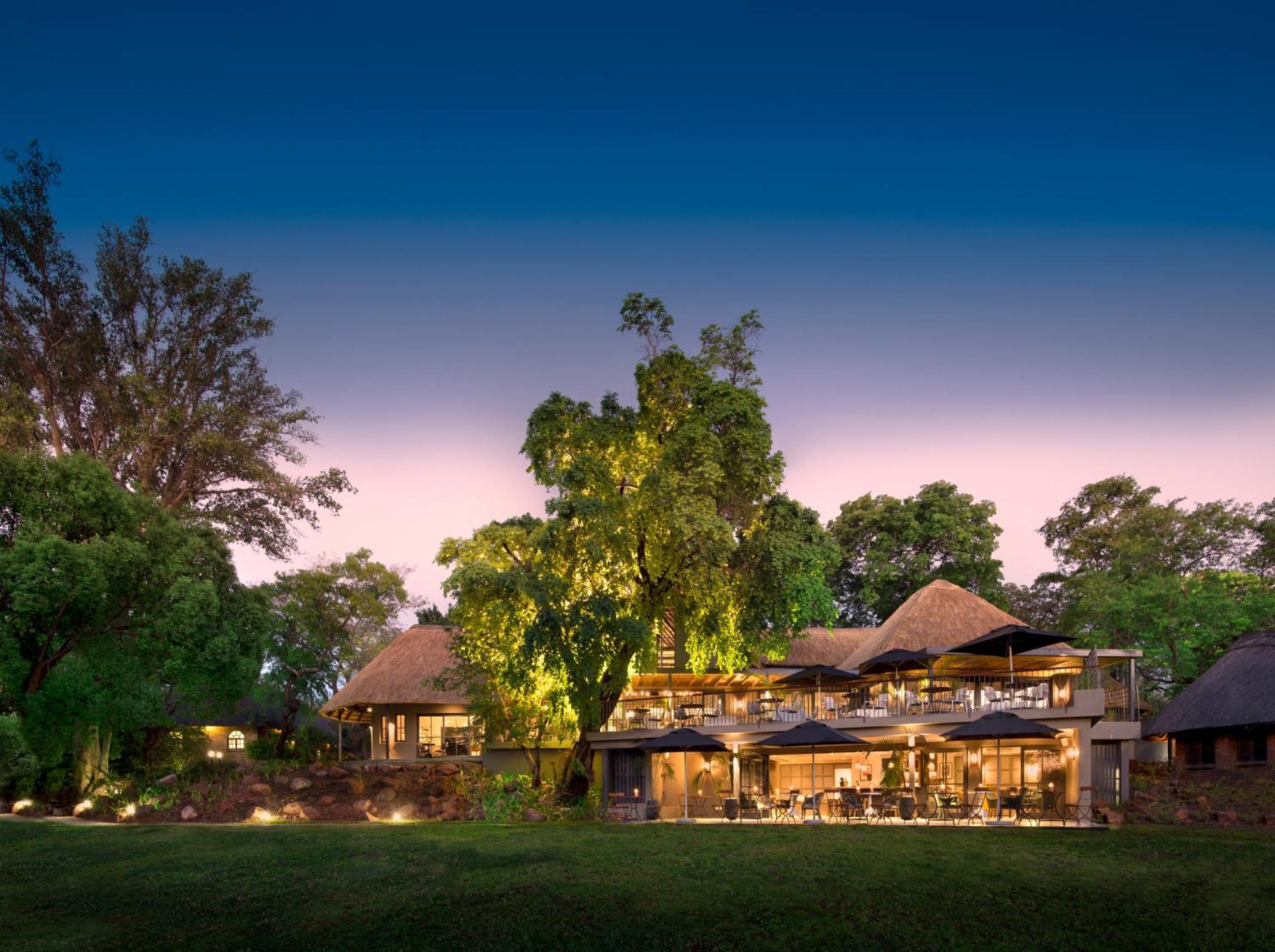 Ursula'S Homestead Victoria Falls Exteriör bild
